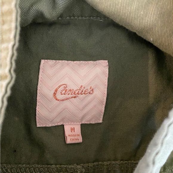 Candies olive green vest with zipper and pull tie and pockets Size M women’s - Picture 5 of 11